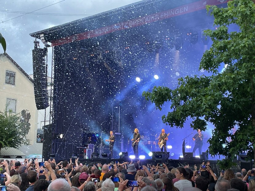 Santiano Foto: T. Bucher Lichtershow beim Bandauftritt